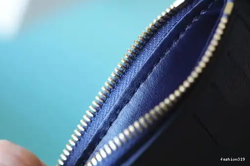 Vuitton VICTORINE Wallet Louis 0324